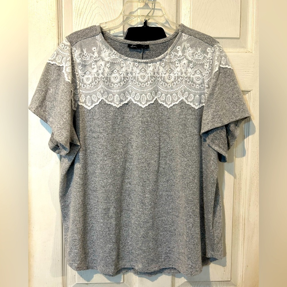 NWOT Alison Andrew’s Heather Gray Knit Top with Lace Details on Front.